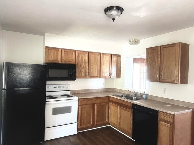 Building Photo - 1465 Anniston Dr