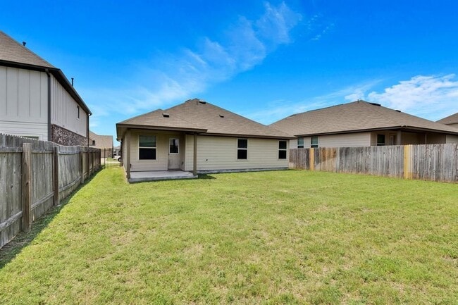 Building Photo - 145 Pine Island Ln