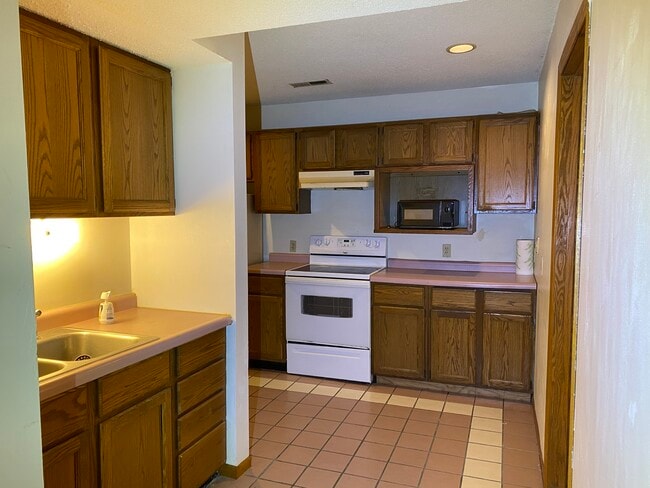 second sink - 1010 17th St SW