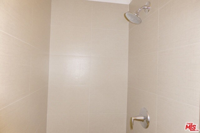 Building Photo - 1211 Sunset Plaza Dr