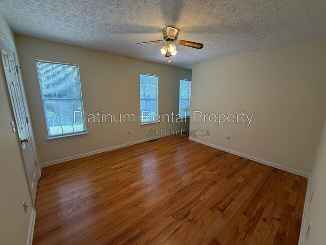 Building Photo - 6533 Meadow Rue Dr