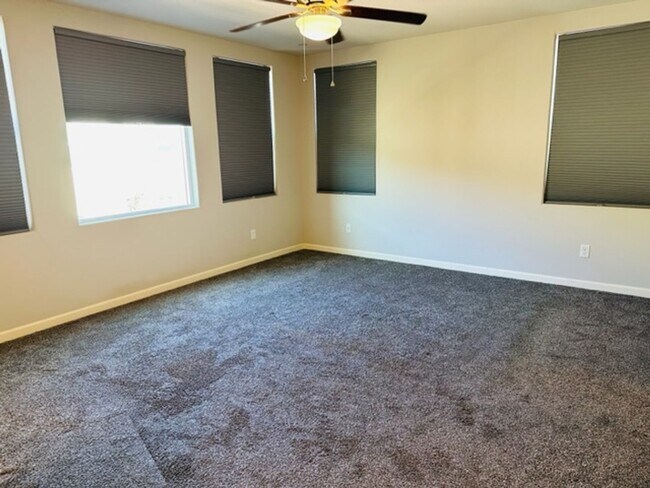 Building Photo - $2,295 Fowler & Belmont, 3 Bed - E. Peruna Way, Fresno - Gated Community & Pool