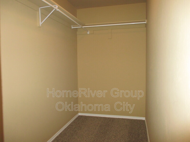 Building Photo - 5001 Hunter Blvd