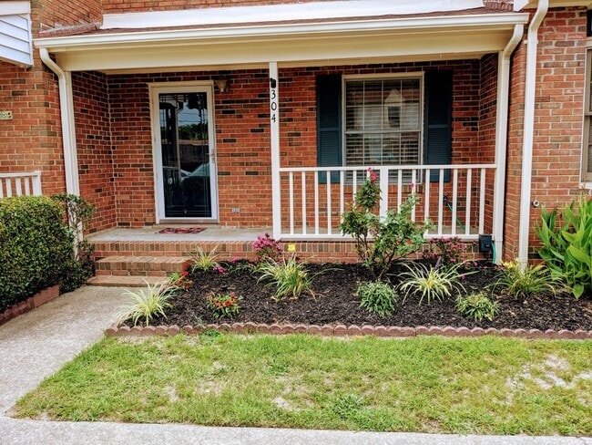 Brick exterior with landscaping - 940 Glenn St