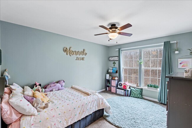 Building Photo - Beautiful 5-bedroom home close to VRE, I-95, shopping and much more!