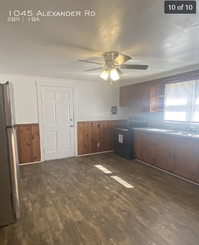 Building Photo - 1045 Alexander Rd