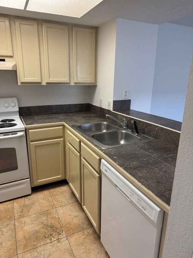 Building Photo - Great rent and a great community