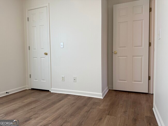 Building Photo - 160 2nd St