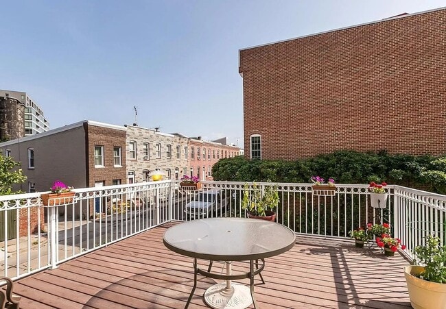 Building Photo - Coming Soon – 3BR/4BA End-Unit Townhome wi...