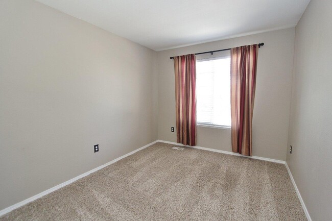 Building Photo - 11265 W Red Maple Dr