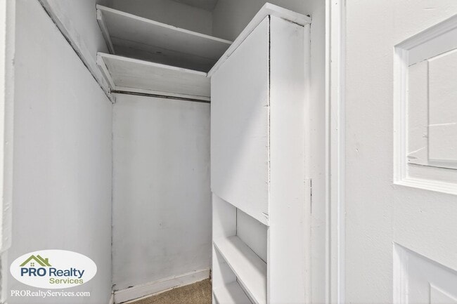 Building Photo - 2 Bedroom Main Level Duplex Unit