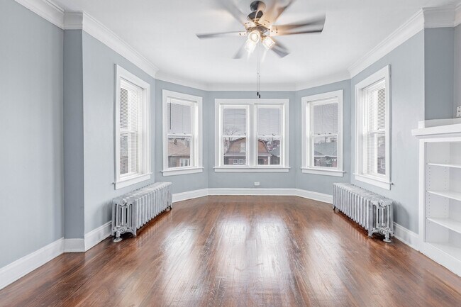 Building Photo - 7729 S Laflin St