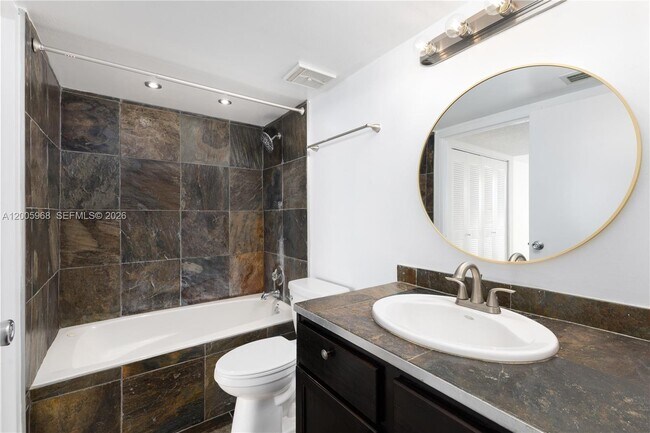 Building Photo - 7601 E Treasure Dr