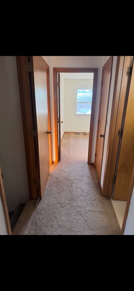 Building Photo - 203 Riverview Dr