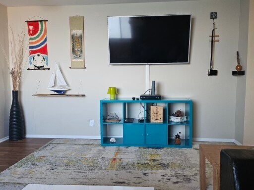 Building Photo - 6325 N Sheridan Rd