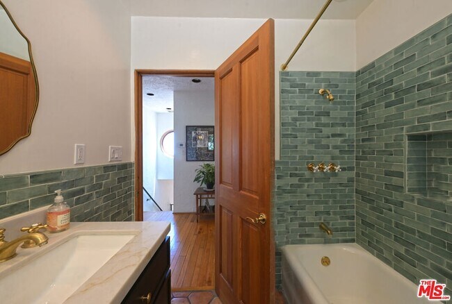 Building Photo - 6855 Los Altos Pl