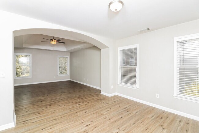 Building Photo - 503 Millside Tr