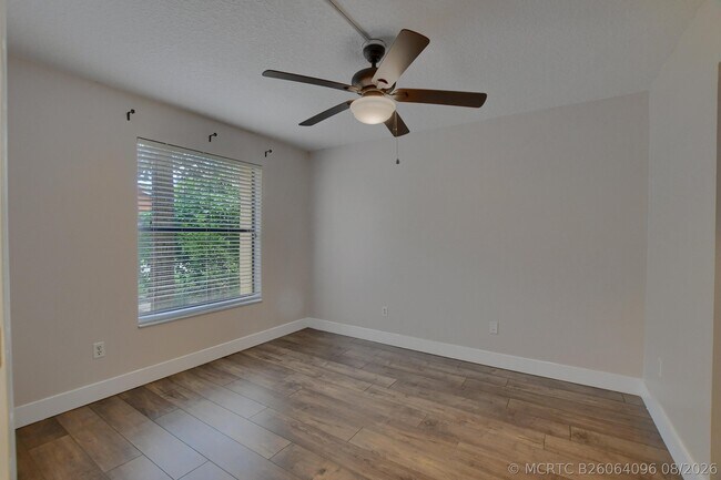 Building Photo - 6165 Belleza Ln