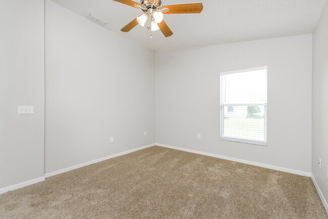 Building Photo - 263 Kings Pond Ave