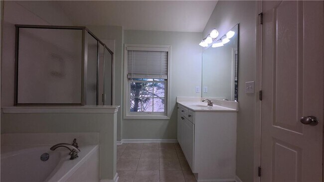 Building Photo - 2398 Meadow Falls Ln