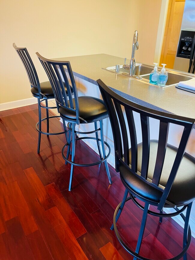 Building Photo - 92-1498 Aliinui Dr