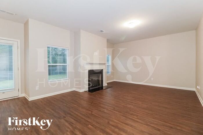 Building Photo - 1425 Cragston Dr