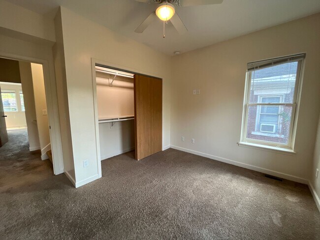 Building Photo - 211 E Lane Ave