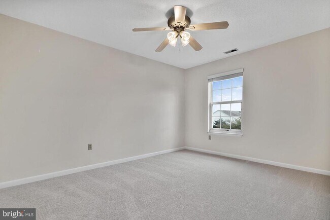 Building Photo - 612 Emily Ln