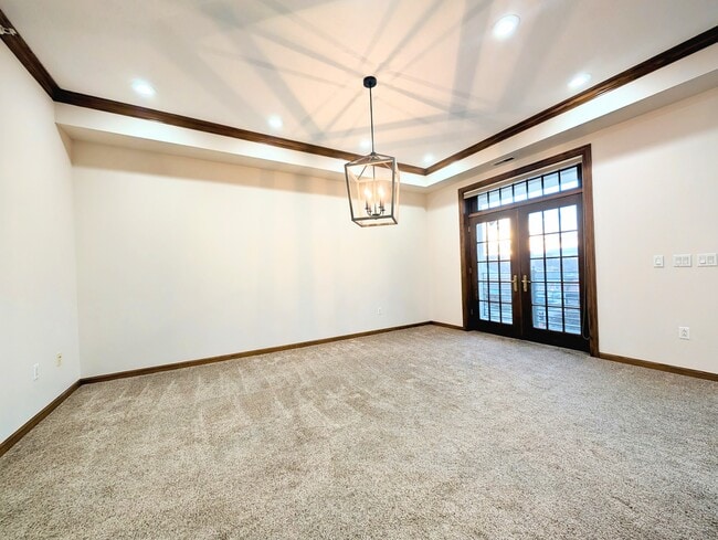 Building Photo - 700 Main St