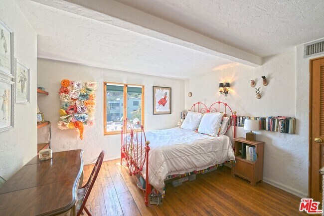 Building Photo - 6855 Los Altos Pl