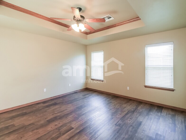 Building Photo - 809 Tea Rose Dr
