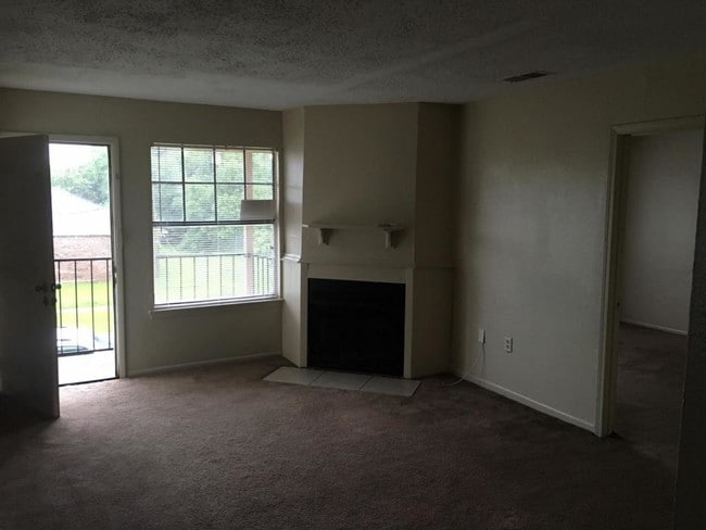 Primary Photo - 8156 Skysail Ave