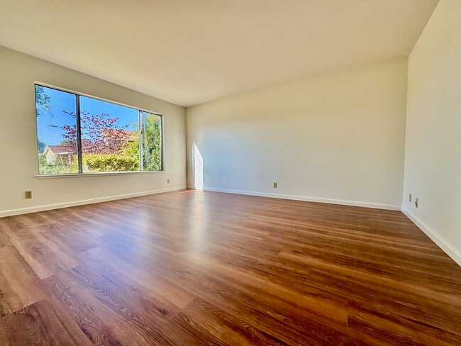 Building Photo - 772 Privet Ct