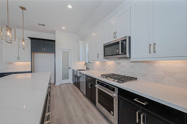 Building Photo - 2315 Red Chip Ln