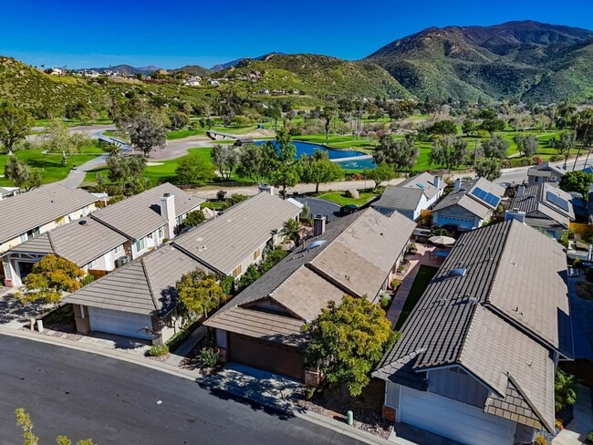 Building Photo - Beautifully Maintained 2 Bed / 2 Bath Home in Gated West Village Community