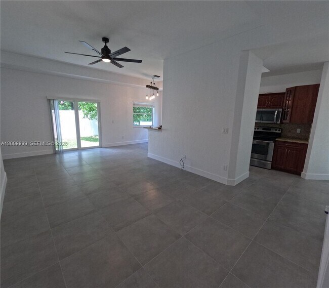 Building Photo - 1211 SW 84th Terrace