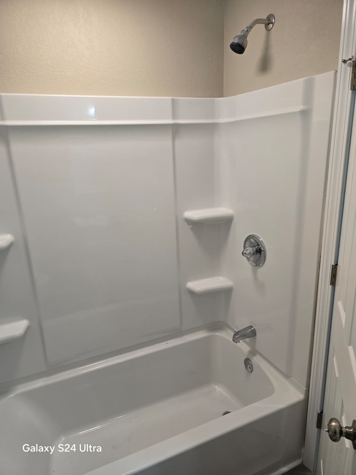 Building Photo - 112 Tacoma Rd