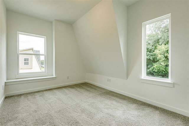 Building Photo - 333 Oakbend Dr