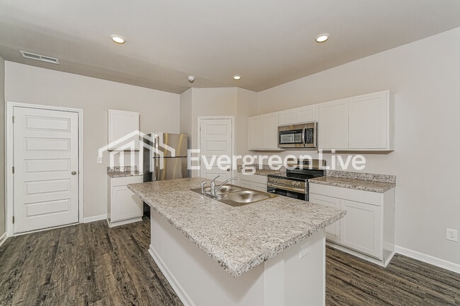 Building Photo - 150 Woodland Wy