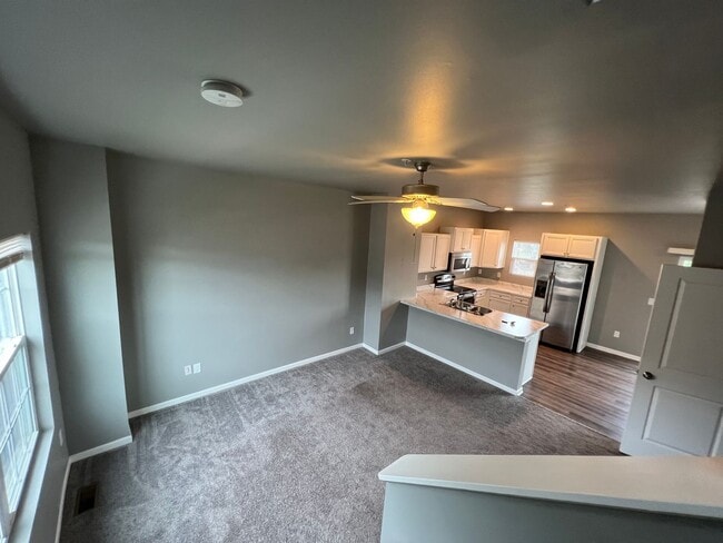 Building Photo - 2 Bedroom, 2.5 Bath Townhome