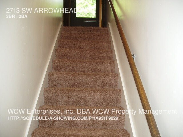 Building Photo - Great Duplex! Great Area!!!
