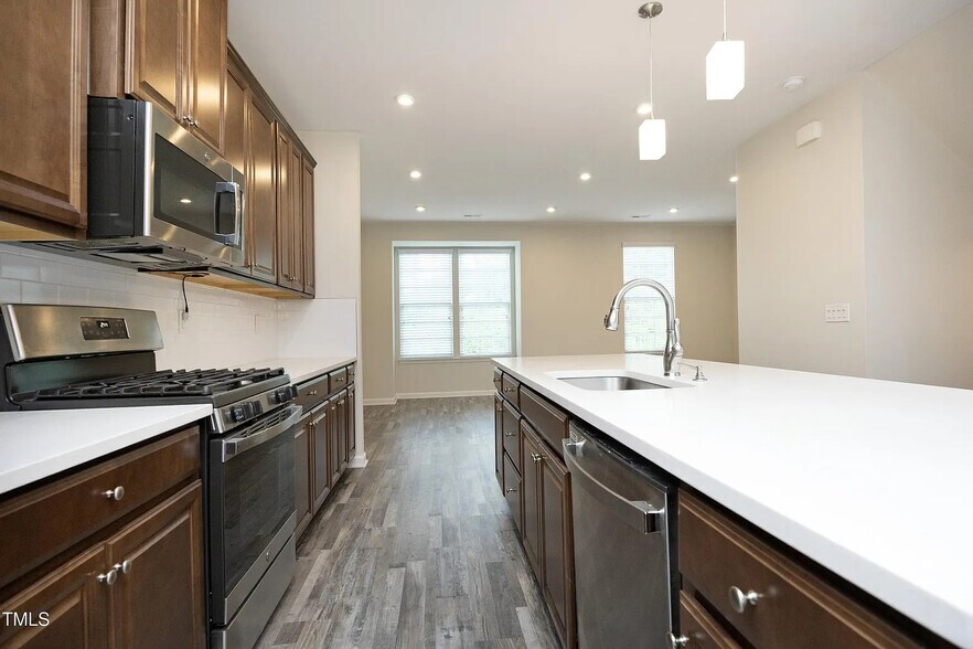 Building Photo - Room in Townhome on Excelsior Grand Ave