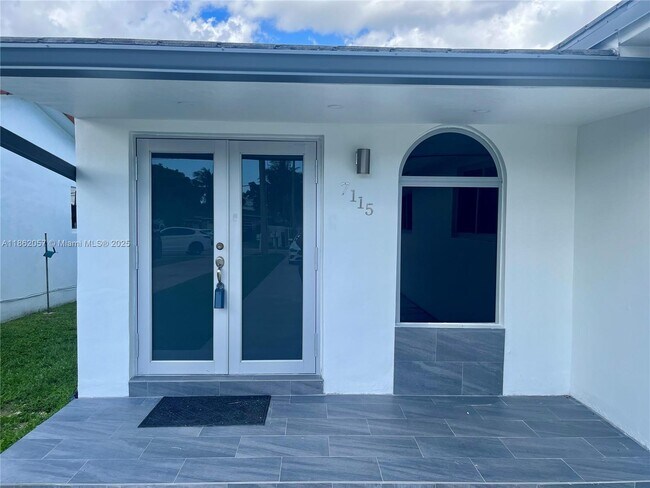 Primary Photo - 7113 SW 21st St