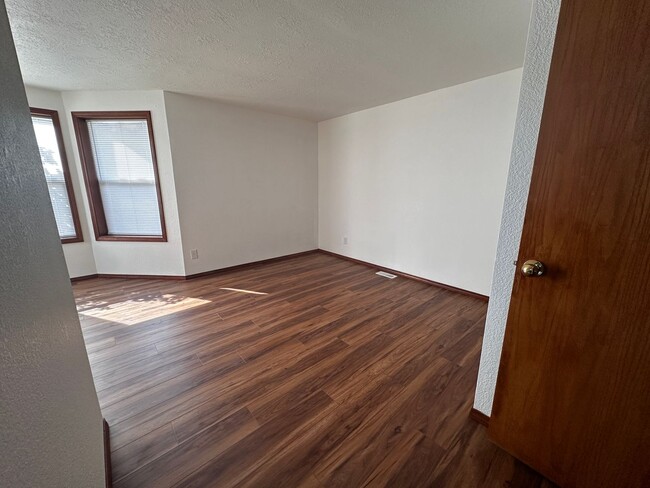 Building Photo - 3 Bedroom 2 Bath Single Family home