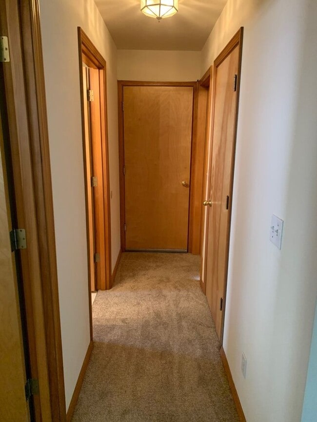 Building Photo - Newly remodel 4 bed 3 bath home in Shoreline