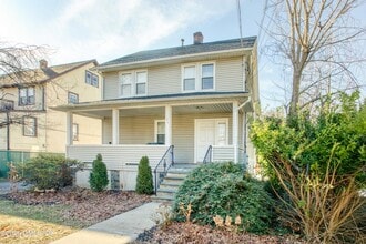 Building Photo - 24 Hollow Wood Ln