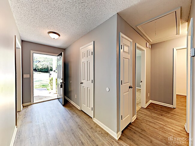 Building Photo - 133 Riverwalk Ct