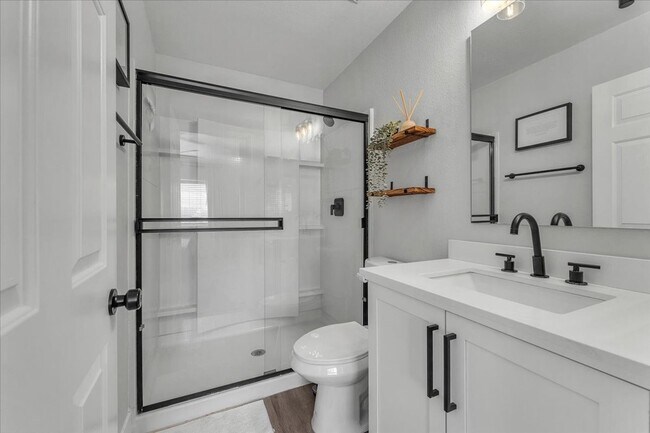 Building Photo - Modern 3-Bed Home in Green Valley – Beauti...