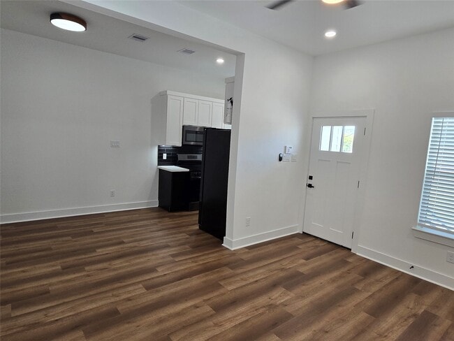 Building Photo - 9808 Pelsey St