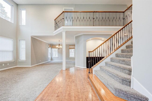 Building Photo - 18 Candle Pine Pl